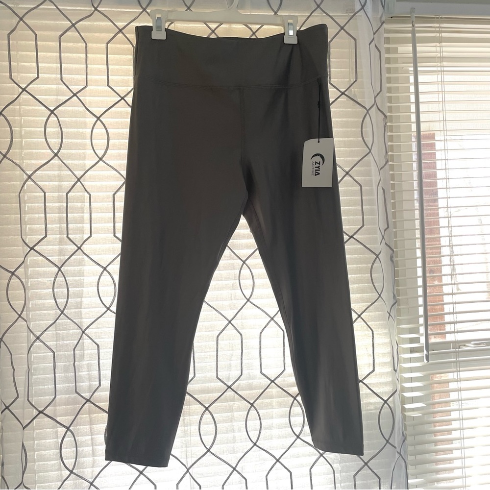 NWT ZYIA Active women’s leggings size 16-18